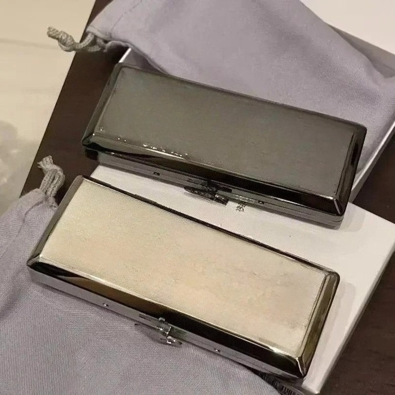 Men Accessories Gift Box - กล่องบุหรี่โลหะผสมแบบพกพา ดีไซน์หรูหรา คุณภาพสูง ออกแบบได้ตามต้องการ ของขวัญระดับไฮเอนด์สำหรับผู้ชายและผู้หญิง อุปกรณ์สำหรับสูบบุหรี่